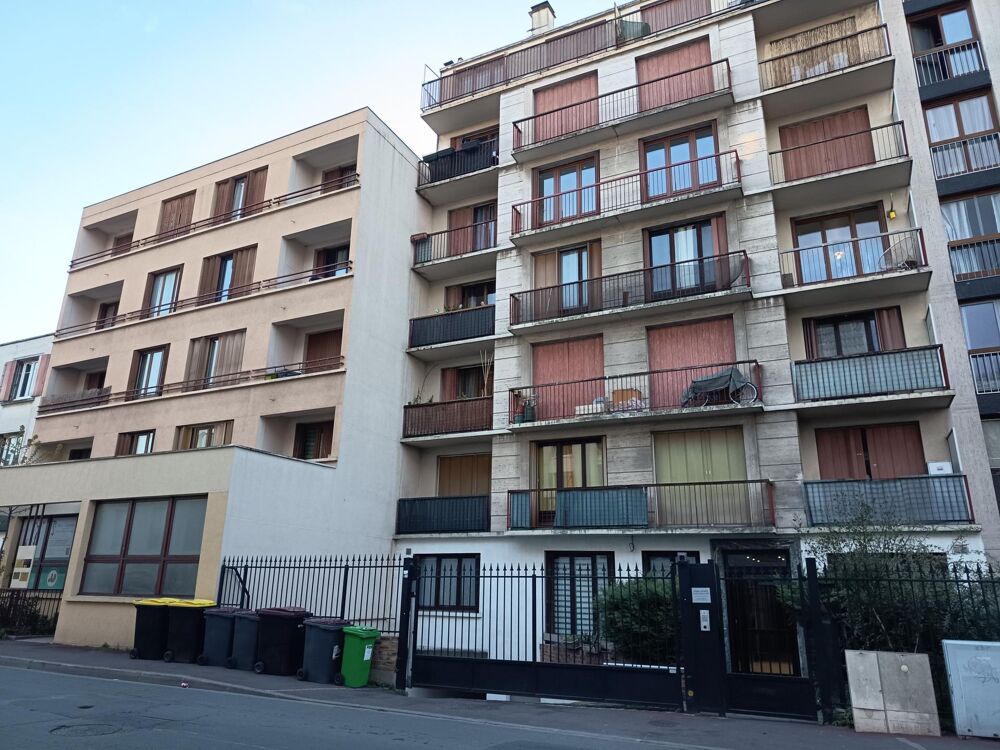 Location Appartement Studio 29 m2, Lumineux, Bondy Centre, Gare RER E Bondy