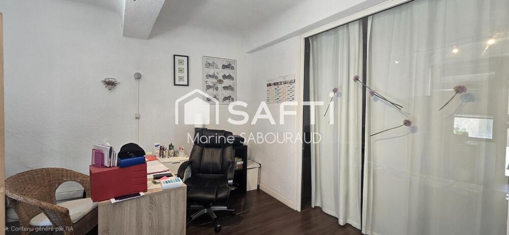 Maison de caractère de 192 m² avec local commercial et grand garage  Carcès