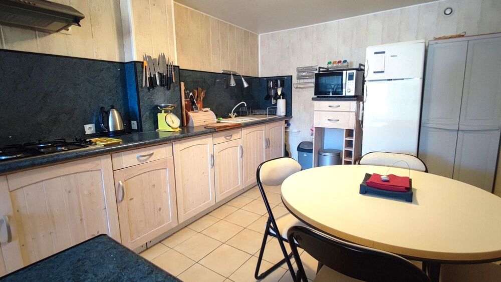 Vente Maison Maison de bourg avec grange attenante et fort potentiel! Vic-le-comte