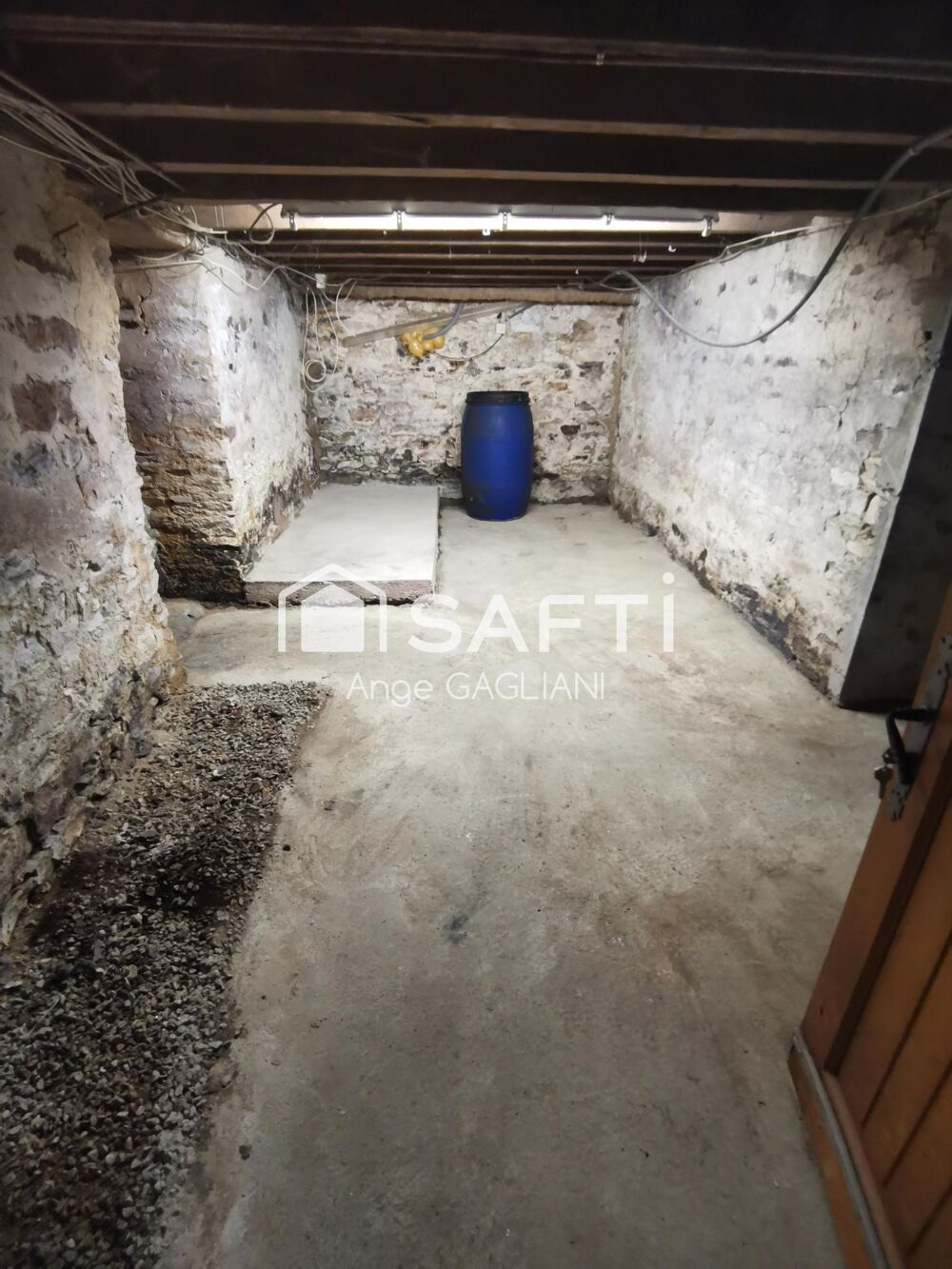 Vente Maison Maison 4 chambres à fort potentiel sur grand terrain à l'entrée de Cossé-Le-Viivien Cosse-le-vivien