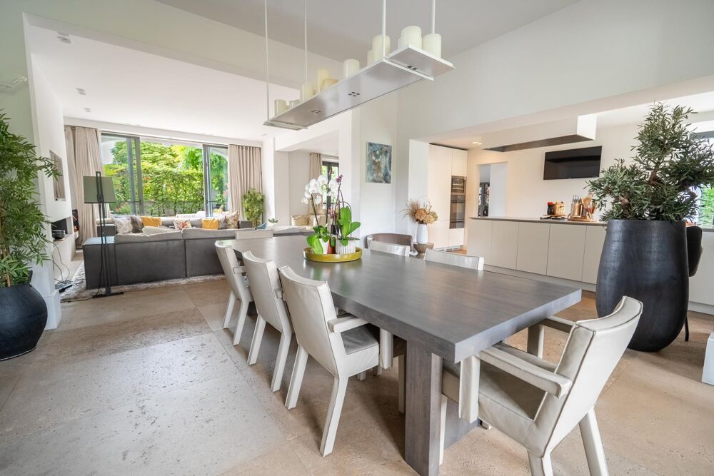 Vente Maison Triangle d'or, belle propriété avec maison de Maître et maison annexe sur jardin et piscine. Saint-maur-des-fosses