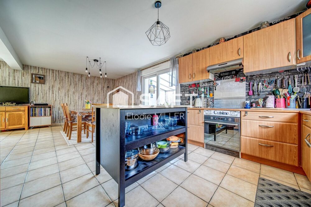 Vente Maison 3 Chambres, bureau, véranda et jardin : Une maison pensée pour la vie de famille ! Maizieres