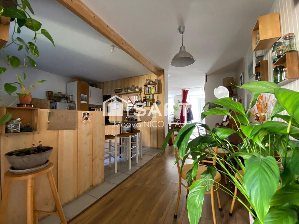Une maison de ville chaleureuse,au coeur de Surgères