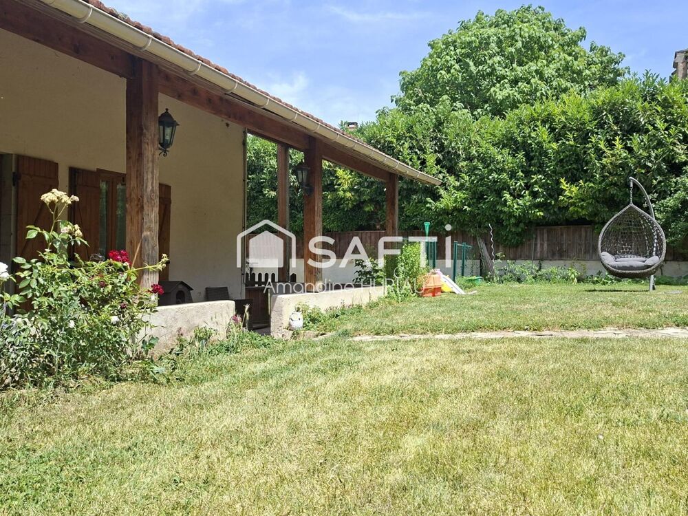 Vente Maison Maison de 112 m2 au coeur du village de Vensat Vensat