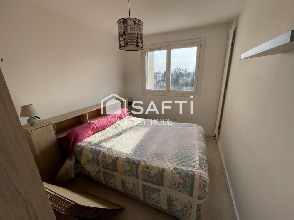 Appartement T5 avec balcon.