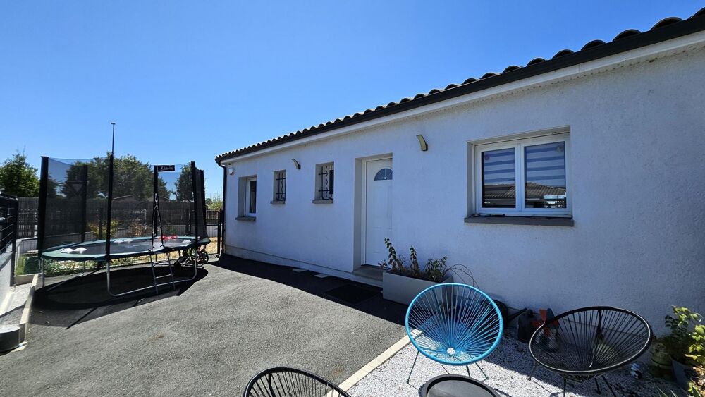 Le confort d'une maison récente, la liberté de tout faire à pied : bienvenue dans votre futur chez-vous.