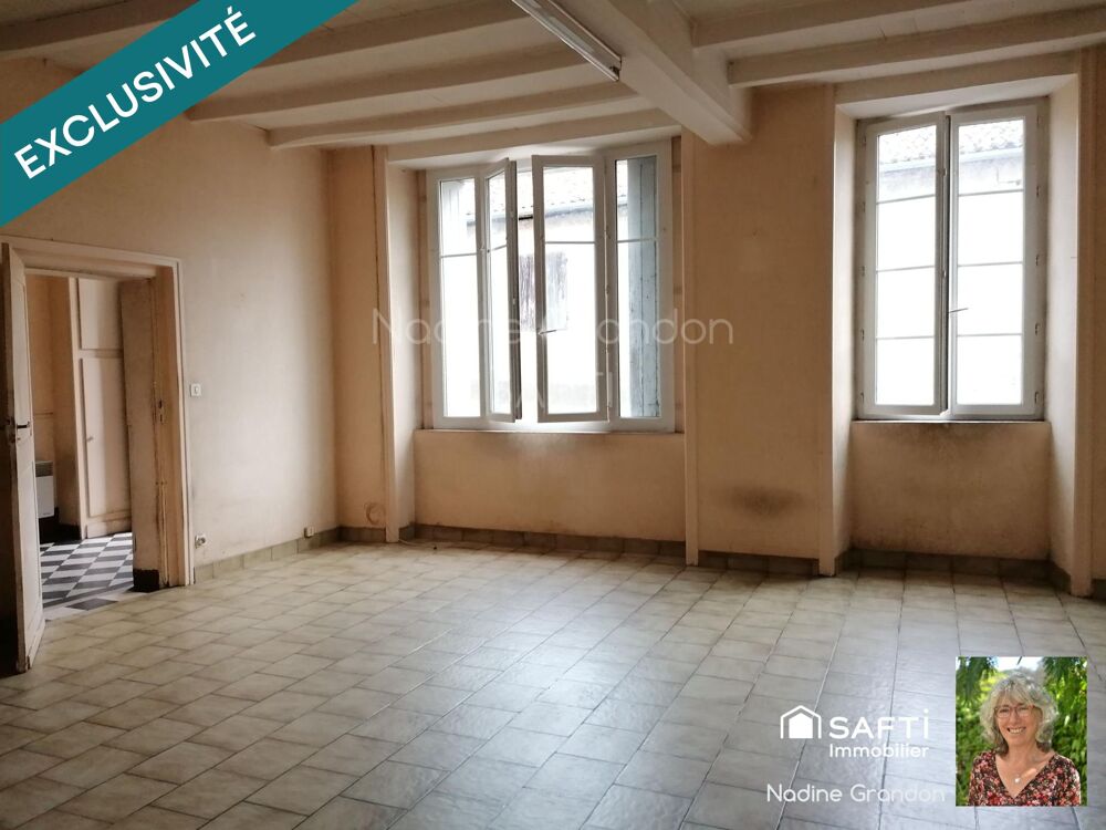 Maison de caractère avec cour et garage