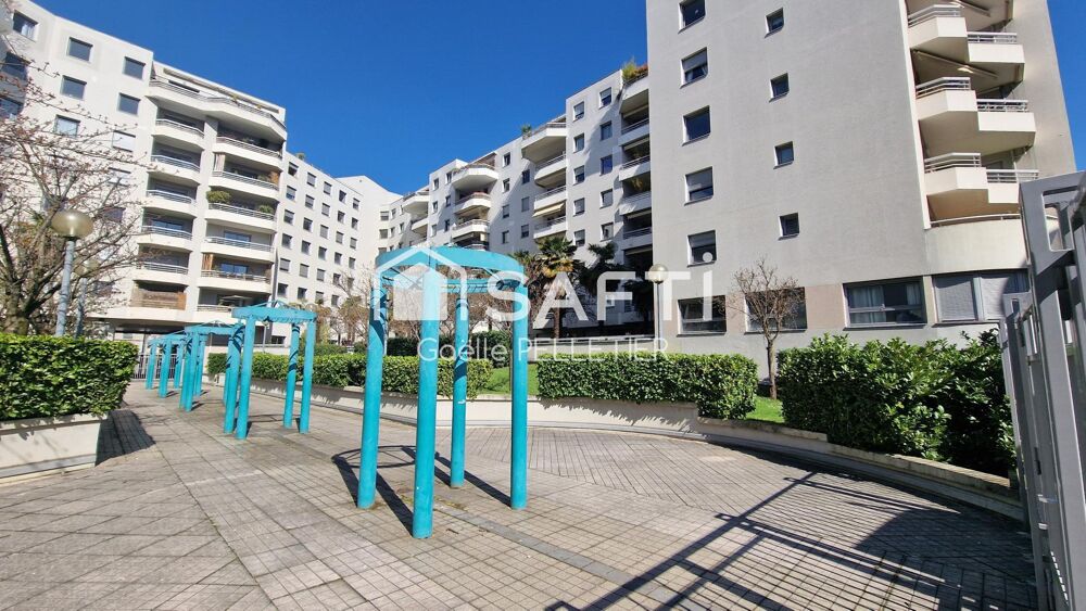 Lyon 6ème  Appartement 70m2 lumineux avec garage et vue sur jardin  Bellecombe/ Brotteaux