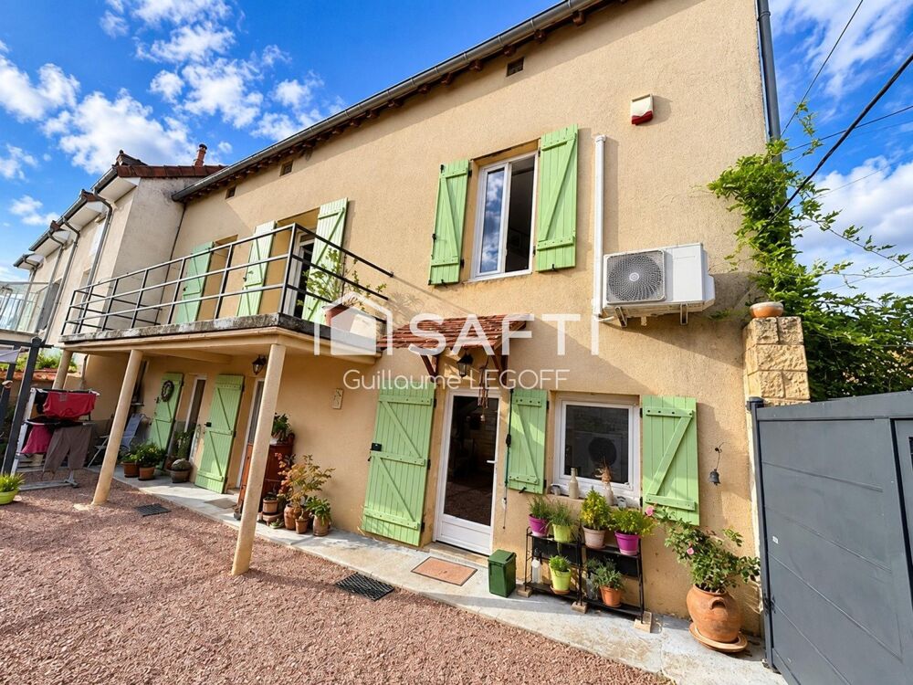 Maison rénovée, terrain 2 400 m² et dépendances