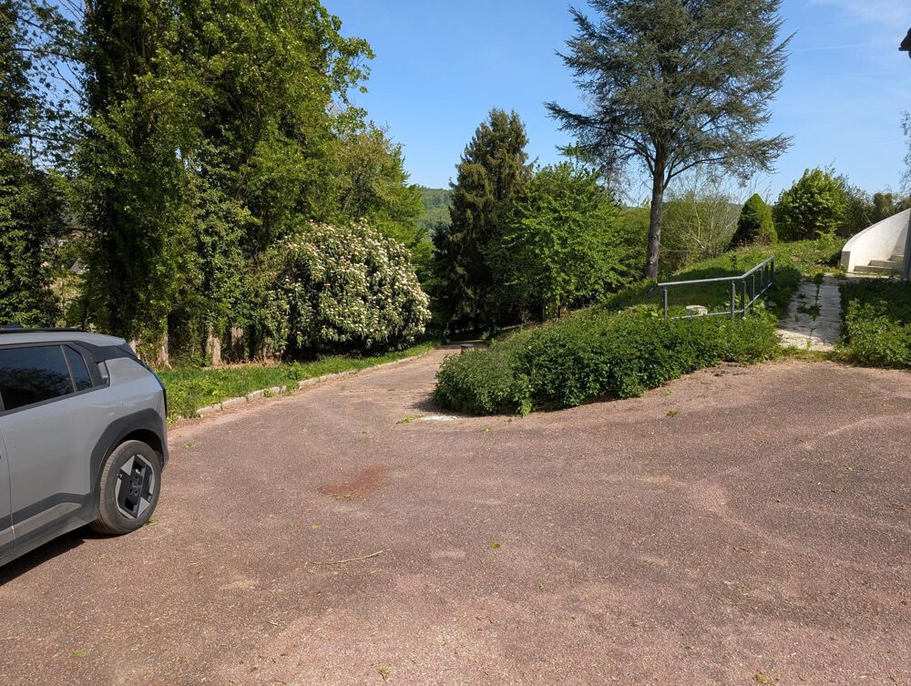 Pavillon sur env 9000m2 de terrain vivable de plain pied