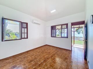  Appartement à louer 4 pièces 120 m²