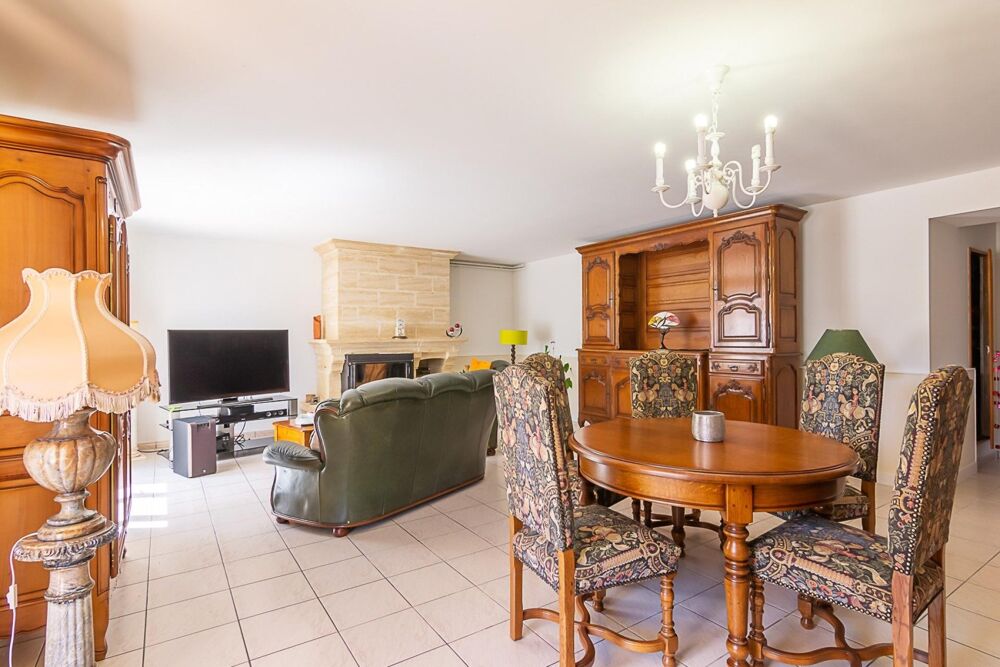 Maison en pierre de caractère à vendre (33240)  228 m²  5 chambres  Jardin  Axe Libourne / Saint-André-de-Cubzac