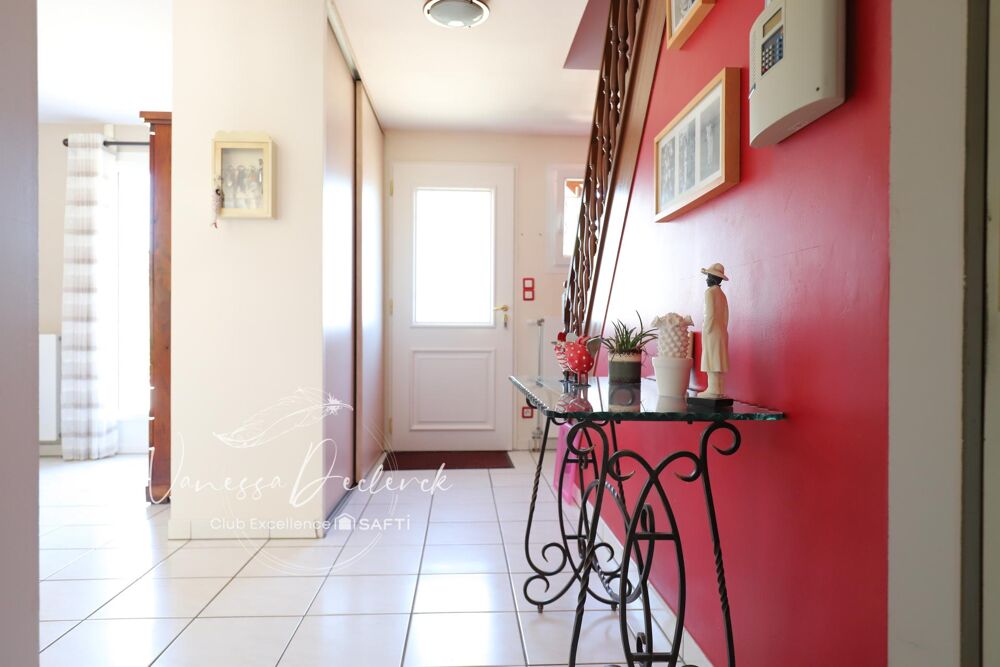 Maison familiale 4 chambres et 1 bureau avec garage dans un environnement privilégié