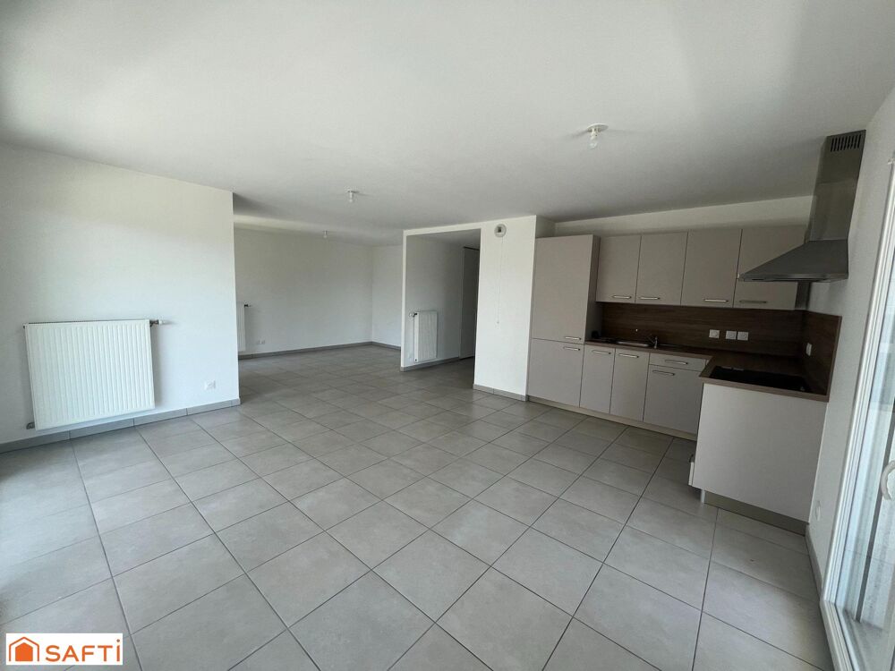 Bel appartement T4 transformé en T3 avec grand garage