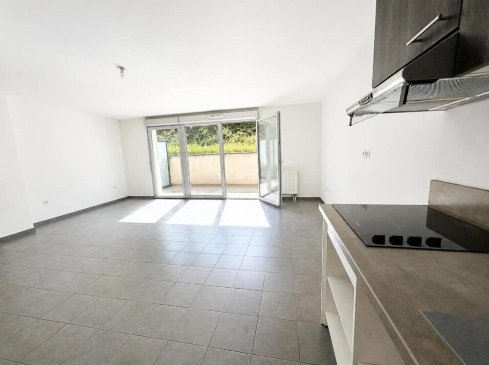 Vente Appartement T3 lumineux avec de beaux volumes,  terrasse et double stationnement. Pont-de-metz