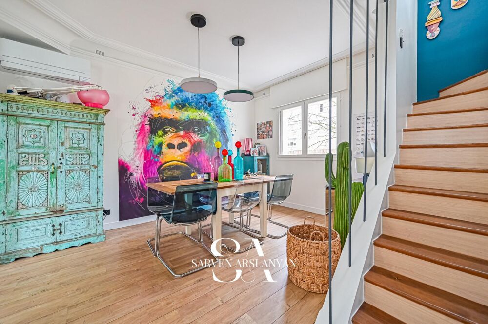 Maison familiale rénovée 180 m², terrain 350 m², métro à 500 m, écoles et commerces à pied
