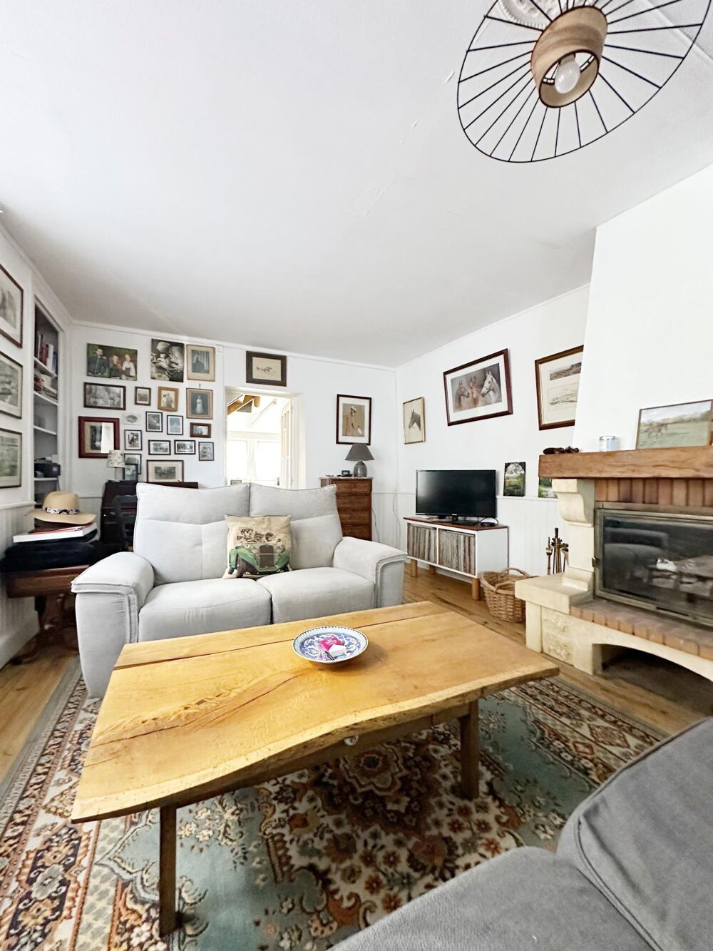 Brassac (81260)  Maison de caractère de 300 m² avec fort potentiel d'aménagement