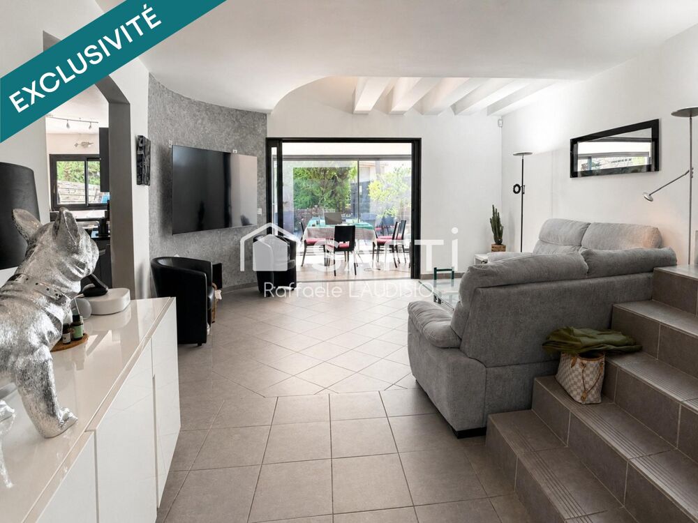 Vente Maison Tour de Mare entre piscine et ping-pong Frejus
