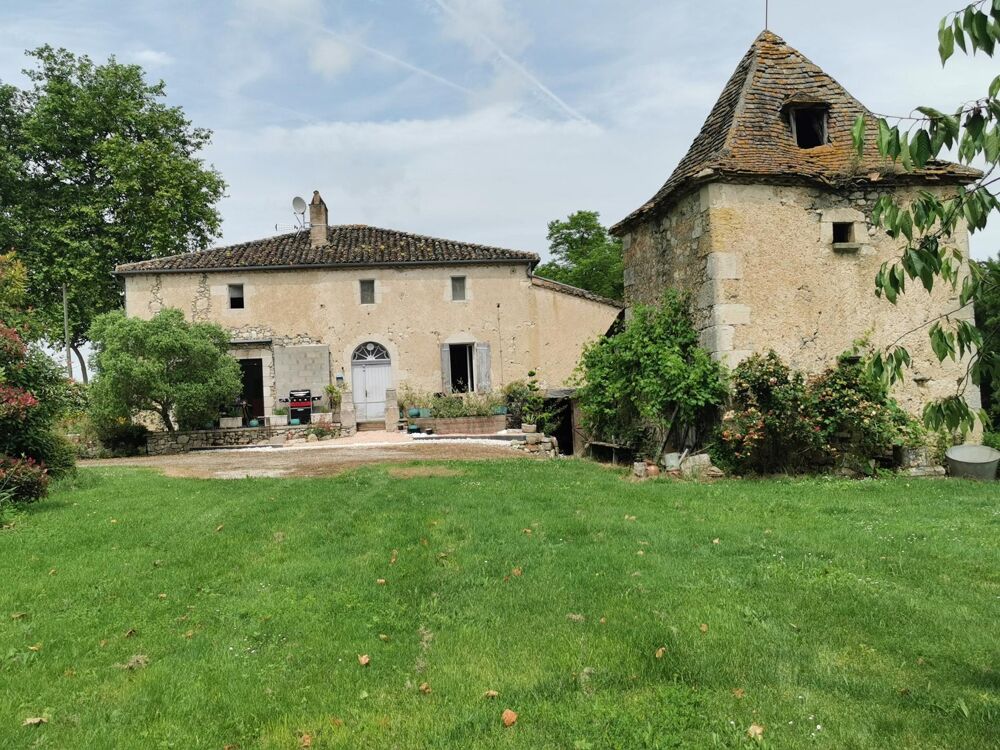 Maison en pierre à fort potentiel en position dominante sur les hauteurs du Pergain-Taillac.