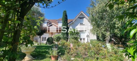   Maison familiale sur un tr�s beau jardin arbor� Maison - 10 pi�ce(s) - 253 m�