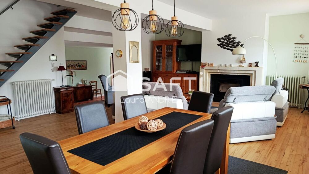 Vente Maison Maison de 183m² avec piscine et son jardin de 2500m² sur Grépiac Grepiac