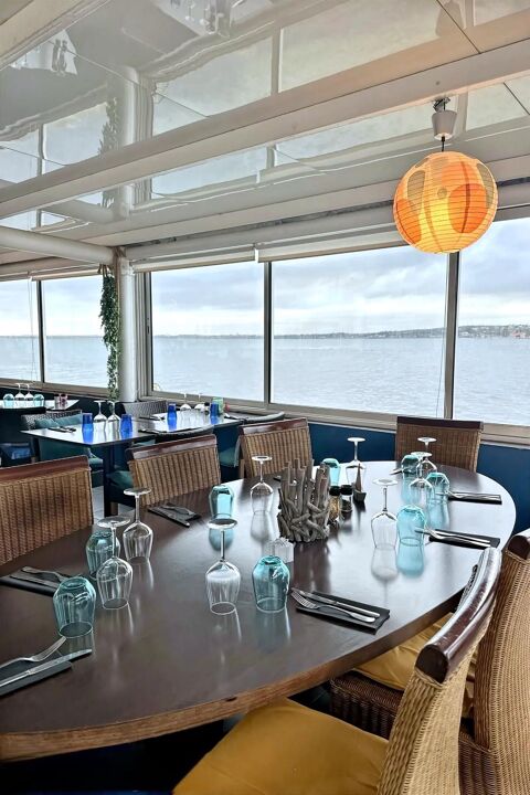   Restaurant d'exception – Terrasse spectaculaire sur l'Étang de Thau 