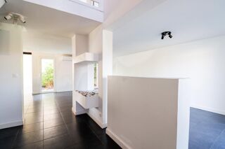  Maison à louer 8 pièces 170 m²