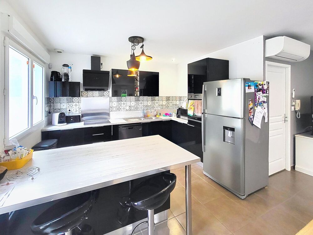 Au coeur de CHAVANOZ - VILLA récente de 120 m² / 1725 m² clos - Garage Serre/jardin