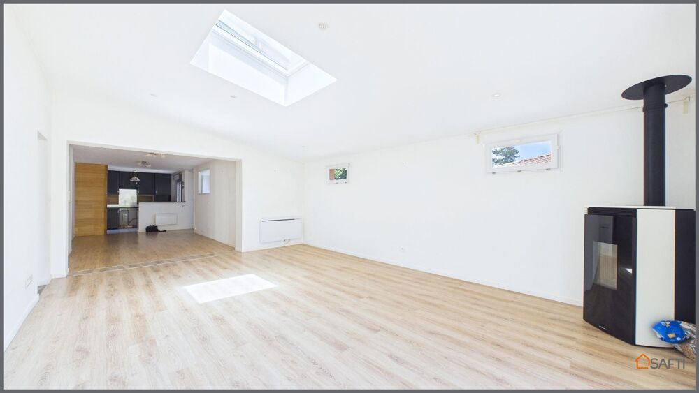 EXCLUSIVITÉ  UN APPARTEMENT AUX ALLURES DE MAISON AVEC 328 M² DE JARDIN PRIVATIF À SAINT-MÉDARD-EN-JALLES