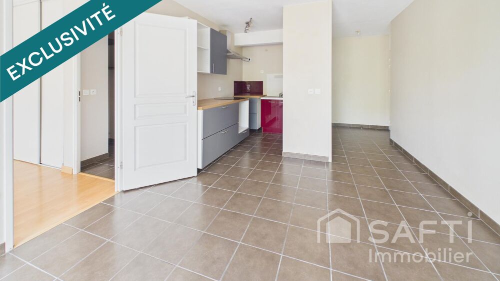 Très bel appartement avec balcon et parking.