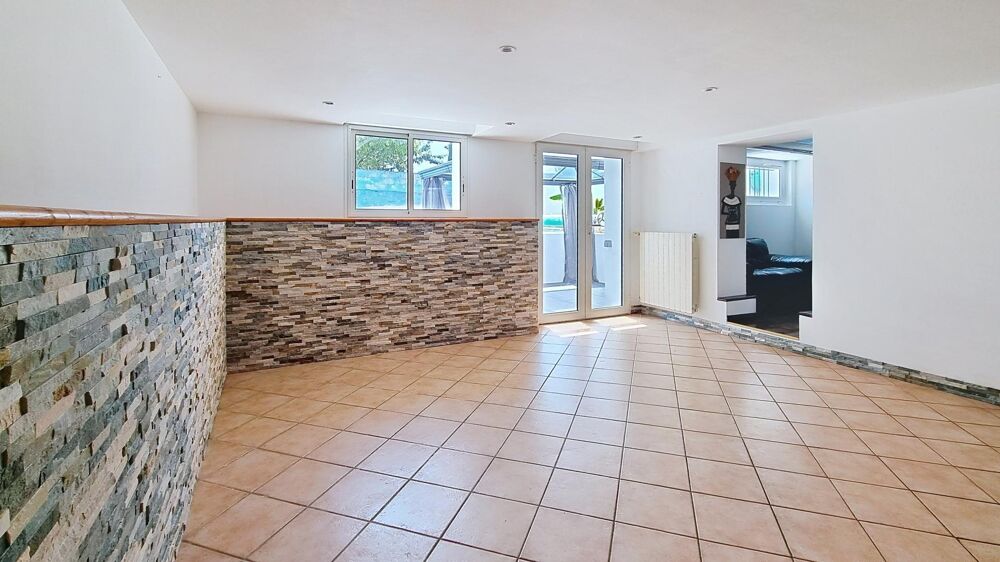 Vente Maison Secteur recherché - Maison familiale avec garage 35m2 - Piscine - Jardin exposé sud Aytre