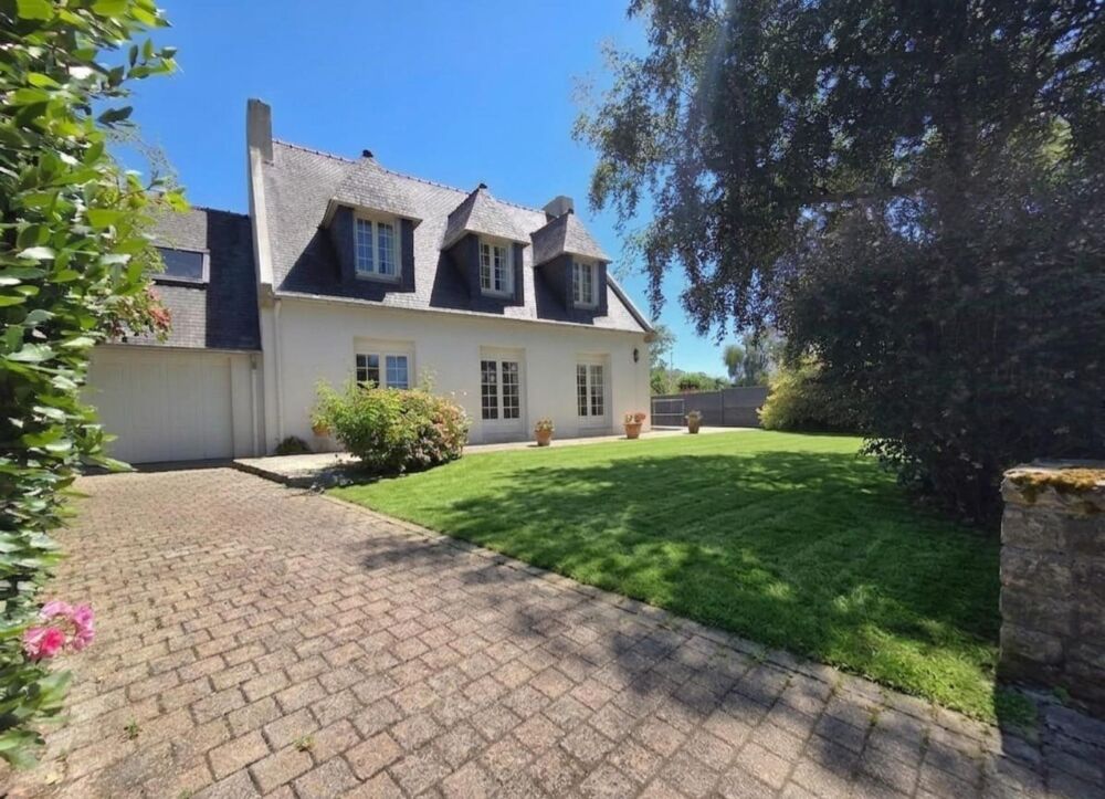 Le calme d'une impasse, le confort d'une maison familiale.