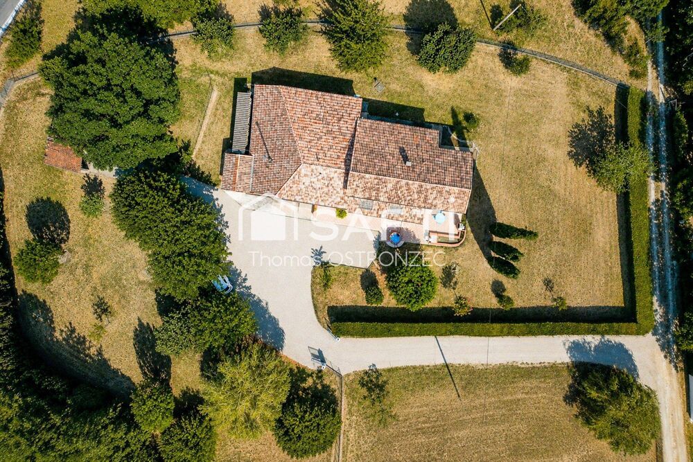 Vente Maison Maison 135 m² sur 4 900 m² de terrain Villeneuve-sur-lot