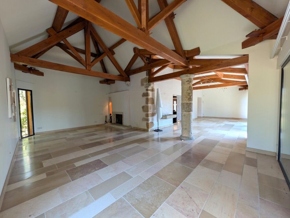 Vente Maison Ancien moulin avec parc, étang et piscine La clayette