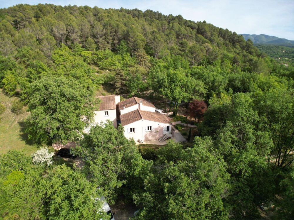 Calme absolu, nature omniprésente et aucun vis-à-vis: une villa rare dans une cadre privilégié