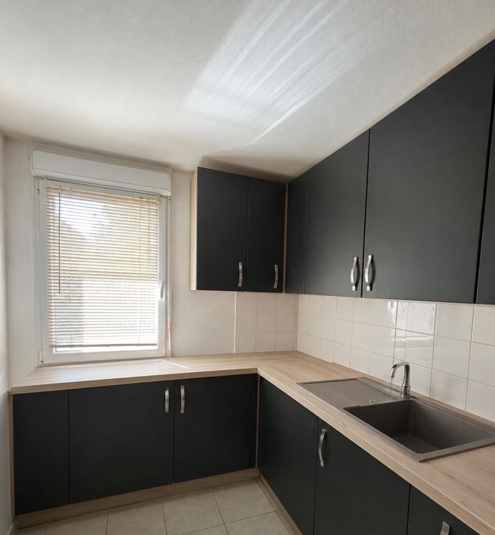 Résidence LE CLOS DE CEDRES - Maison T4 mitoyenne 80 m² avec terrasse, garage, piscine et cadre verdoyant
