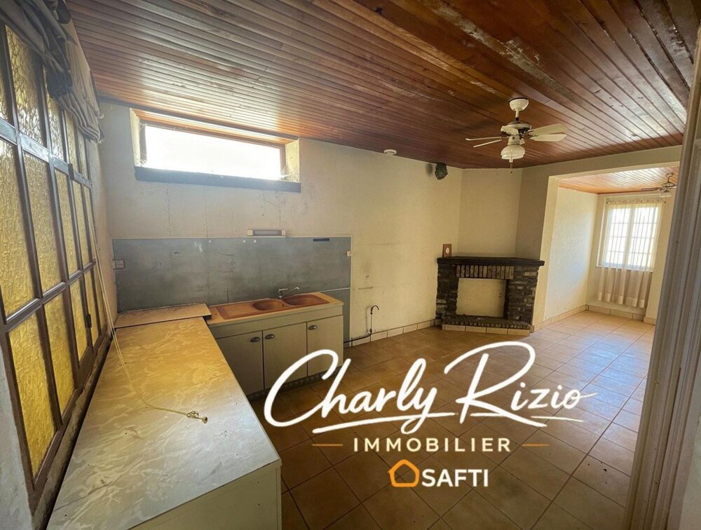 Maison à rénover à Villepot 5ch 110 000€ FAI 142m²