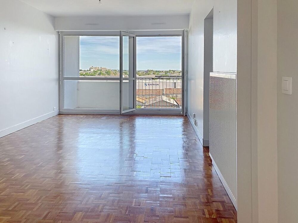 Vente Appartement APPARTEMENT COGNAC GARAGE FERME, PLACE DE PARKING, CAVE Cognac