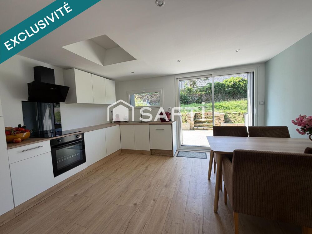MAISON FAMILLIALE DE 120 M2, 4 CHAMBRES, EN CENTRE BOURG A SAINT ALLOUESTRE