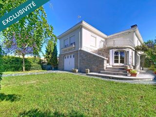  Maison  vendre 8 pices 240 m