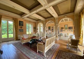  Propriété/château à vendre 15 + pièces 750 m² Jazeneuil