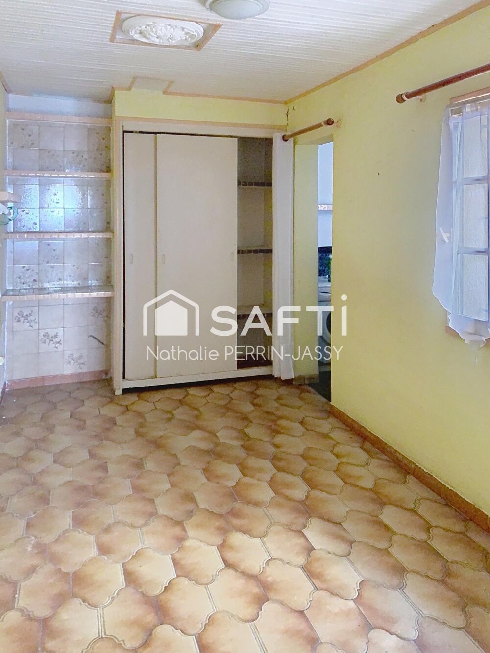 Vente Maison Quartier du Champs de Mars, dans une rue calme, maison de ville à rénover Beziers