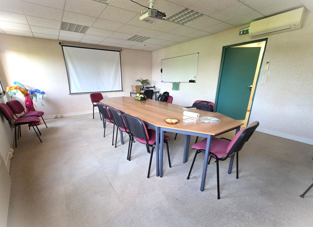   bureaux composé de 5 pièces pour une surface de 134.88m² 