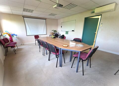 bureaux compos&eacute; de 5 pi&egrave;ces pour une surface de 134.88m&sup2; 138000 09100 Pamiers