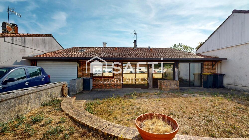 Vente Maison Maison de plain-pied avec véranda lumineuse et fort potentiel de rénovation Roullet-saint-estephe