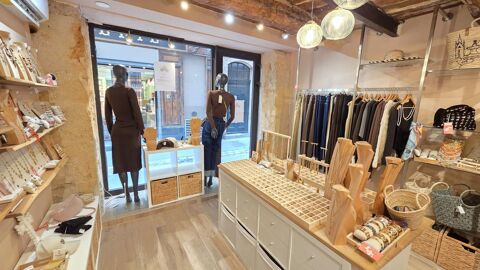   Aix en Provence, hyper centre ville, boutique de près de 20 m². 