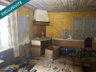 Vente Maison maison de village avec un grand terrain, et un acces a l'arriere Removille