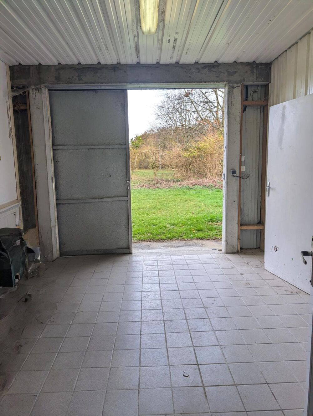 Vente Maison Situé à Auverse, bâtiment agricole de 172 m2 Noyant villages