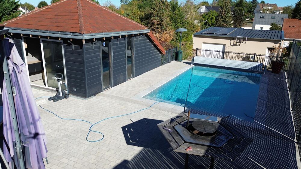 ARDENTES  MAISON RÉNOVÉE 140 M² AVEC PISCINE, JACUZZI ET DÉPENDANCE