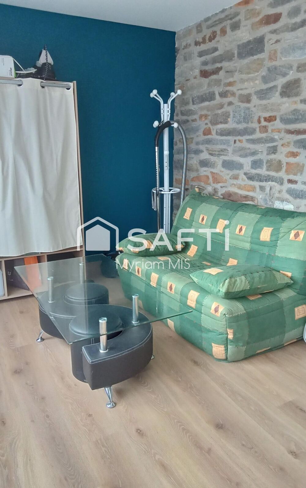 Charmante maison de bourg sur trois niveaux, entièrement rénovée, avec CLIMATISATION